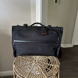 Tumi Alpha 22 Inch Trifold Carry-On Garment Bag - EXCELLENT!